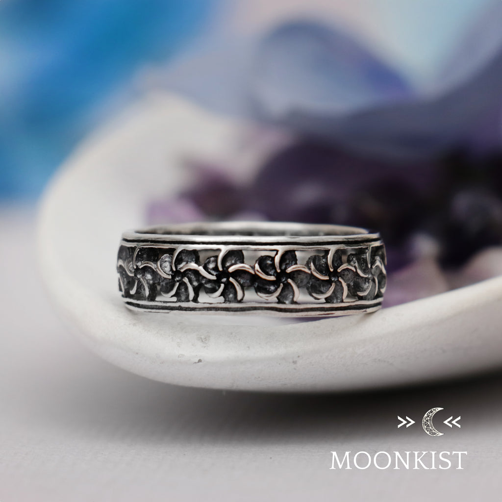Narrow Periwinkle Flower Wedding Band | Moonkist Designs | Moonkist Designs